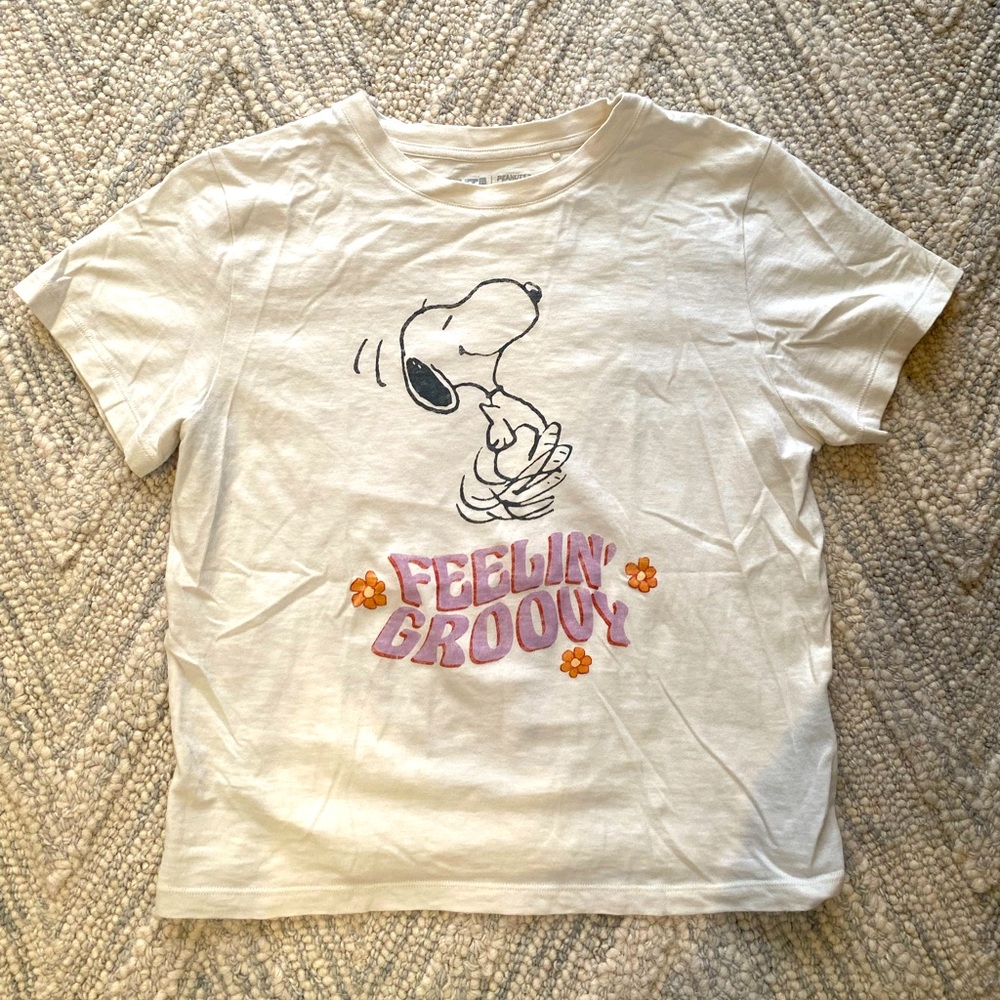 SOLD: Uniqlo 2023 season Snoopy T-shirt